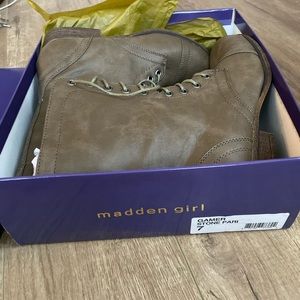 Madden girl gamer combat boots size 7 Stone color